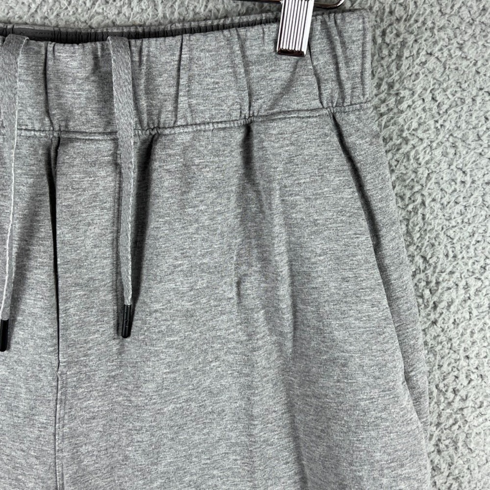 Lululemon Connector Shorts Mens M  9" Inseam Heather Grey Drawstring Gym LM7A65S - Picture 3 of 9